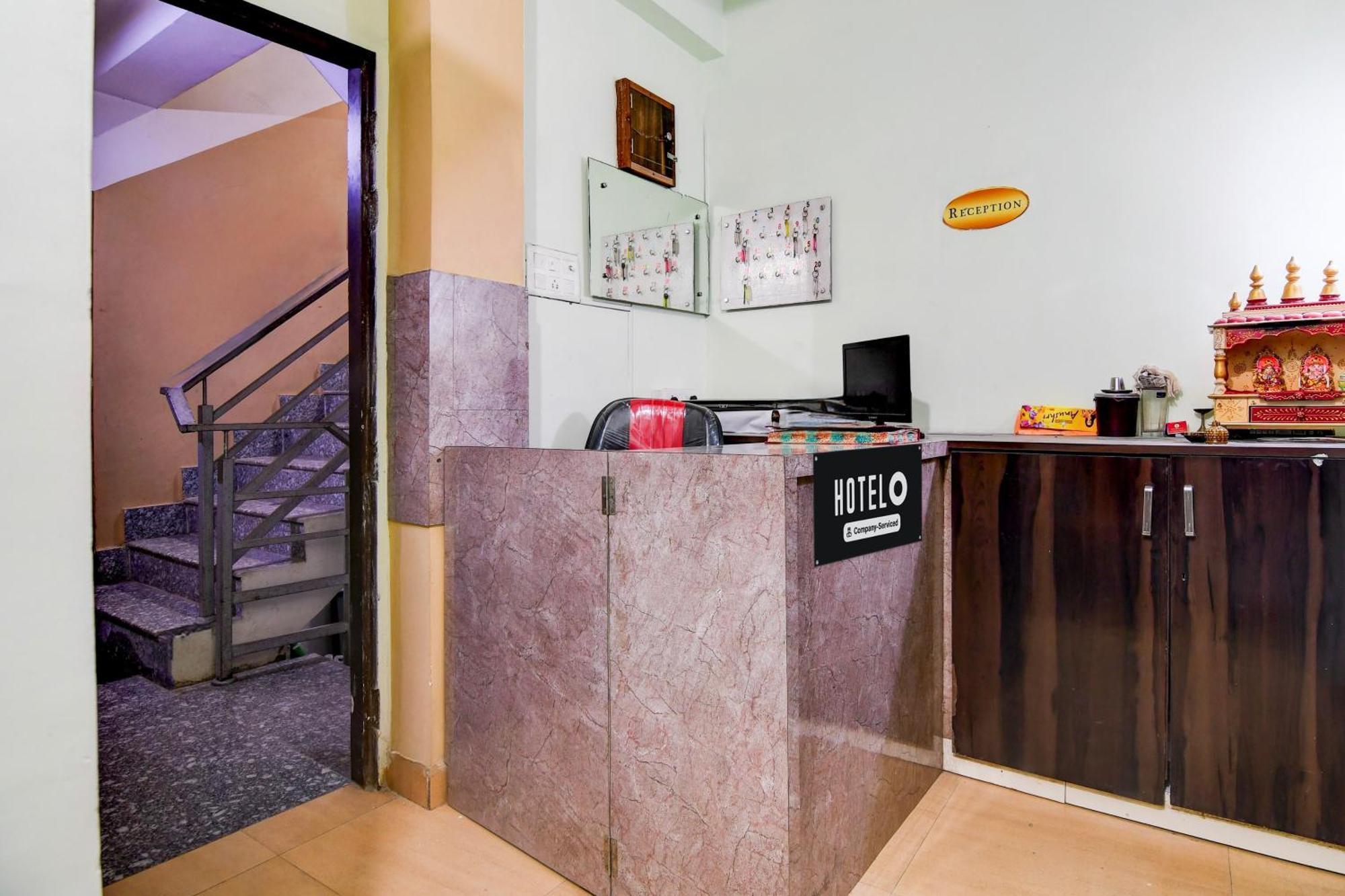 Vaccinated Staff- OYO 16892 Abhiraaj Inn Salt Lake City Exterior foto